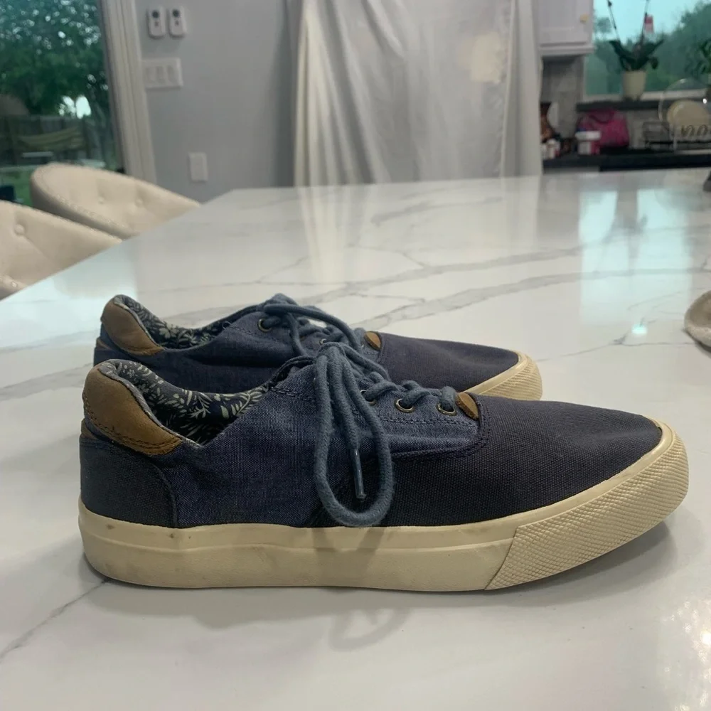 Crevo Men’s Tiller Blue Brown‎ High Top LaceUp Sneakers. Size 8
